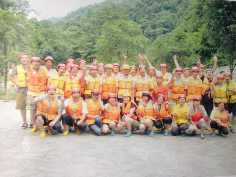 陽朔龍頸河漂流活動