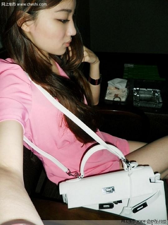 鄭州科技新品亮相，功能亮點與體驗展示，遠離色情內(nèi)容，感受科技魅力