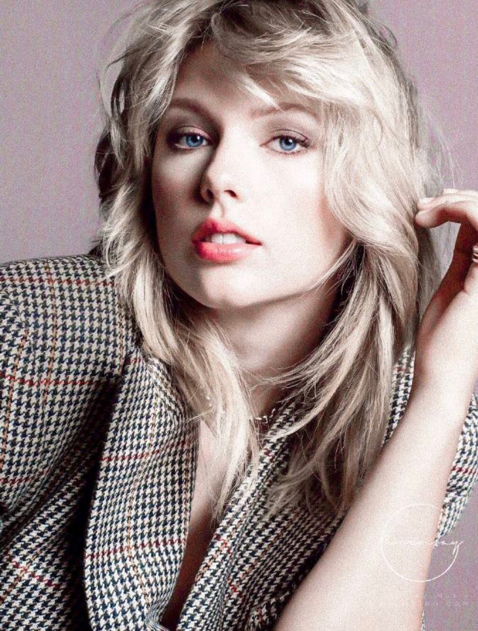 霉霉最新動(dòng)態(tài)揭秘，科技新品引領(lǐng)生活新潮流！