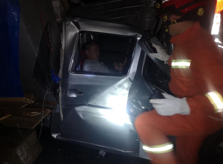 樂(lè)平最新車(chē)禍?zhǔn)录疃确治雠c觀點(diǎn)闡述