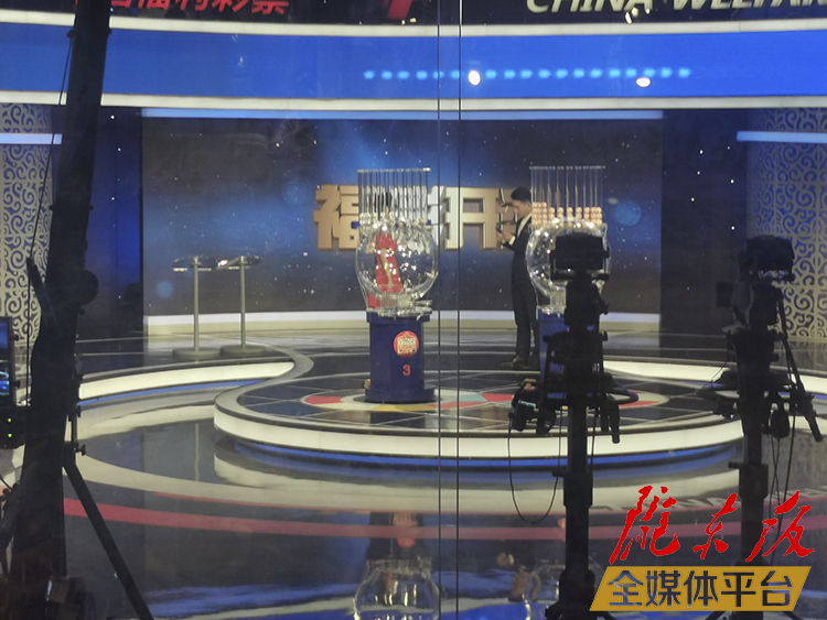 ww4949現(xiàn)場(chǎng)直播開獎(jiǎng),精細(xì)化實(shí)施分析_YVD10.696文化版