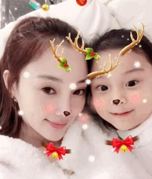 李小璐展現(xiàn)新篇章，最新新聞閃耀登場！