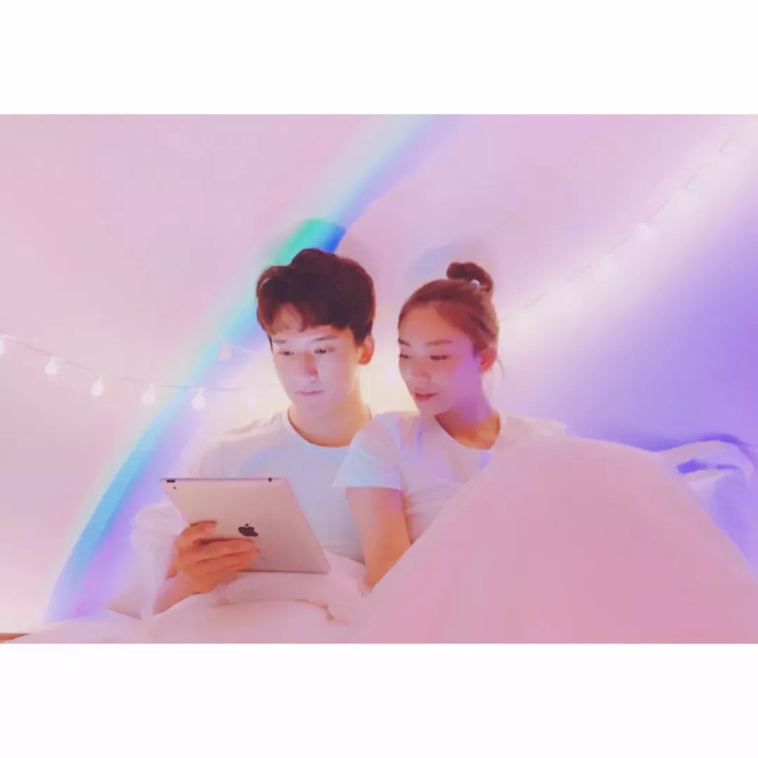 最新白邊情侶頭像2024，愛的日常趣事與甜蜜瞬間