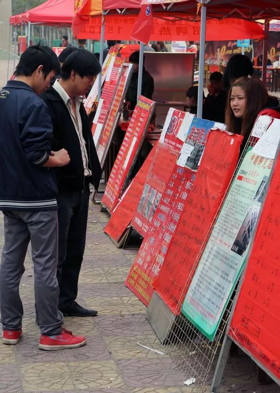 豐城最新晉工招聘，小巷中的獨特機遇，探索職業(yè)新篇章！