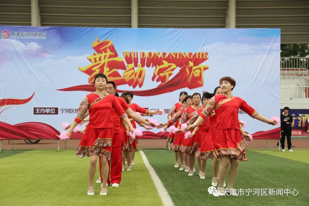 雪山姑娘的獨特風情，最新水兵舞在小巷深處的展現(xiàn)