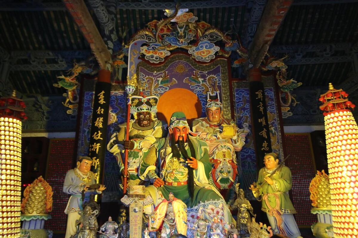 師尊人中講道最新,師尊人中講道最新，小巷深處的特色小店探秘