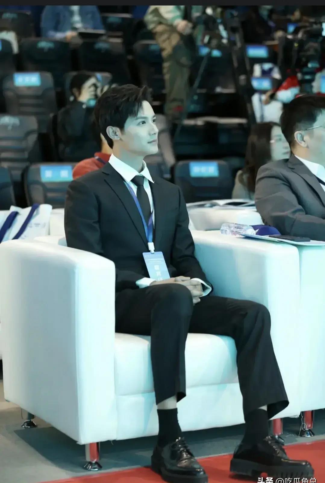 運(yùn)動(dòng)場(chǎng)館燈具 第240頁(yè)