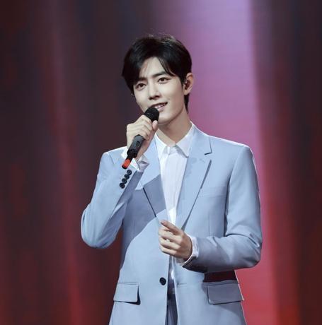 肖戰(zhàn)最新應(yīng)援點(diǎn)亮科技之光，新品璀璨，生活因你而精彩