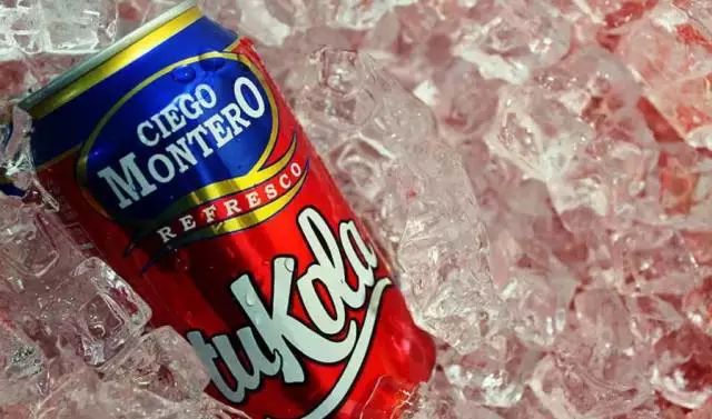 科技浪潮中的暢飲狂歡，最新可樂廣告引領新時代之味