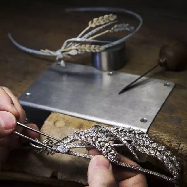 首飾最新技術(shù)，友情的溫馨陪伴與故事