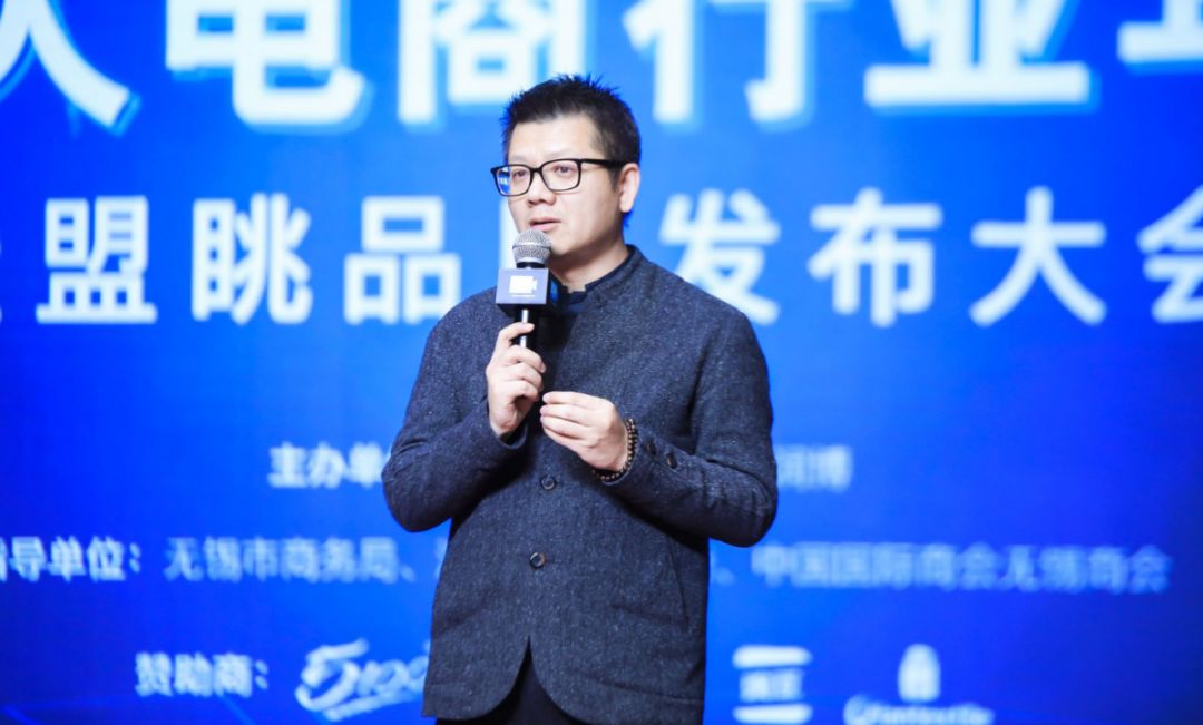 方凱雷最新,方凱雷最新動態(tài)，探索科技前沿，引領(lǐng)行業(yè)創(chuàng)新