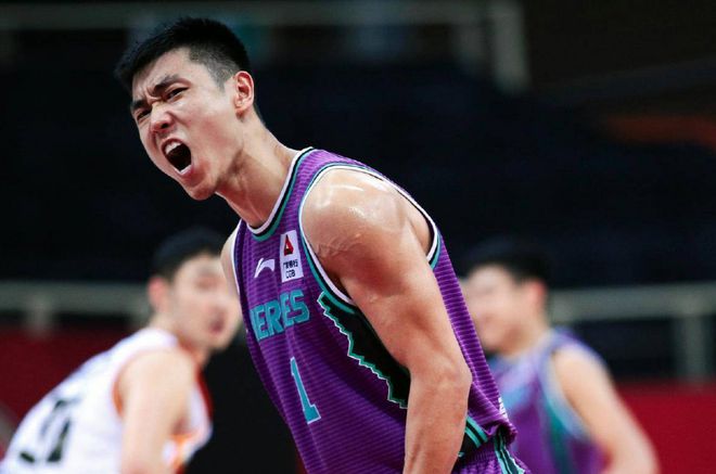 高詩巖最新動態(tài)，籃球新星閃耀賽場，影響力持續(xù)擴大