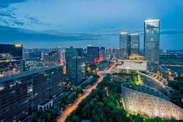 天府新區(qū)視高新項目，家的溫馨與友情的綻放地