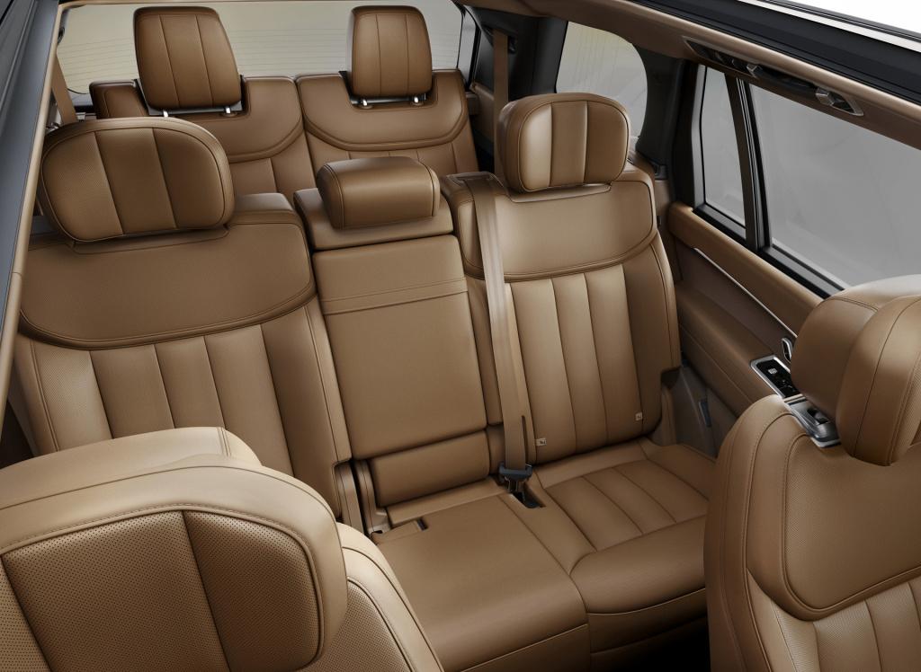 全新攬勝亮相,全新攬勝亮相，小巷中的隱藏寶藏，探索未知的獨特風(fēng)情！