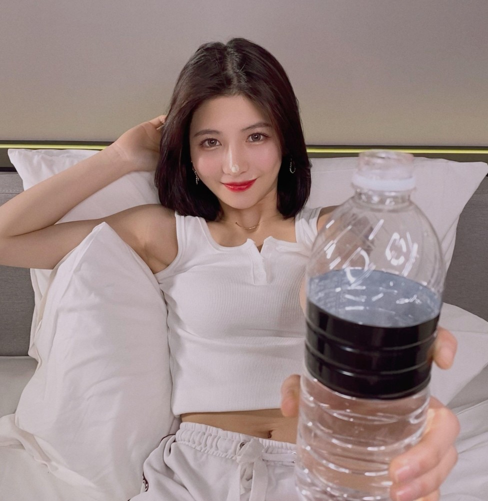 演員李潼，炸裂演技與魅力閃耀小紅書之星