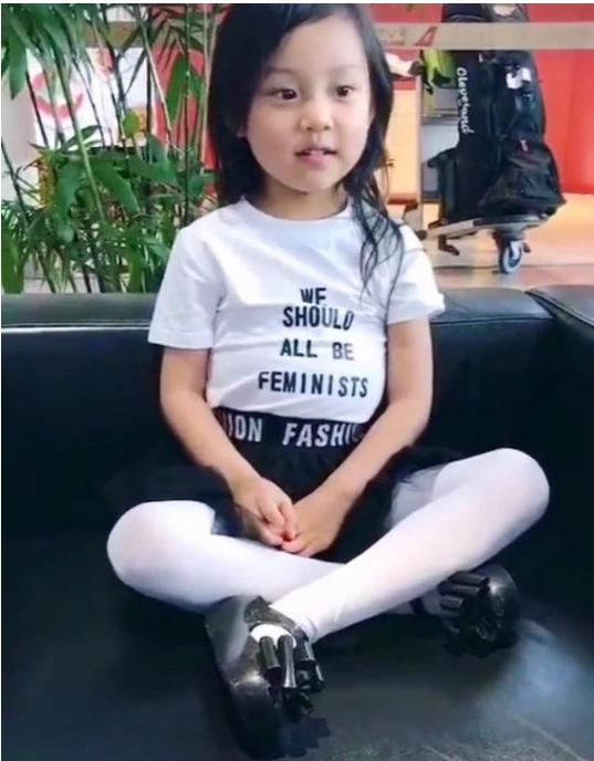 李小路女兒近照，自然美景中的探索之旅獨(dú)家曝光