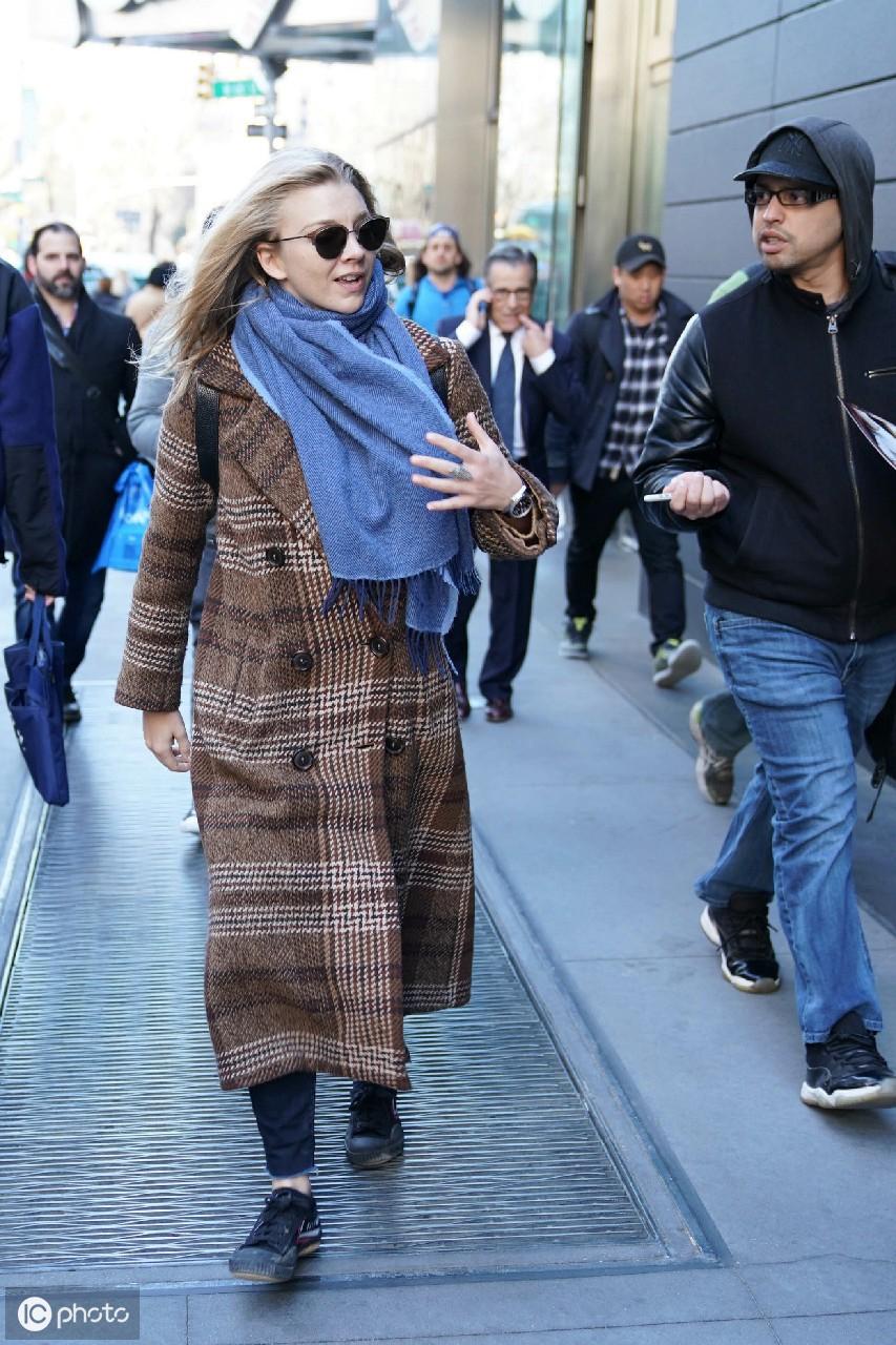 老演員舒適，演藝界的璀璨明珠，傳奇人生閃耀舞臺(tái)?