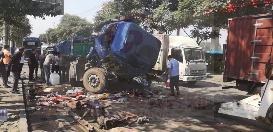 唐山車禍最新進展，今日事故更新????悲痛消息持續(xù)更新中