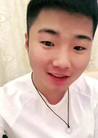 白小白最新時(shí)尚活力照片曝光，捕捉魅力瞬間