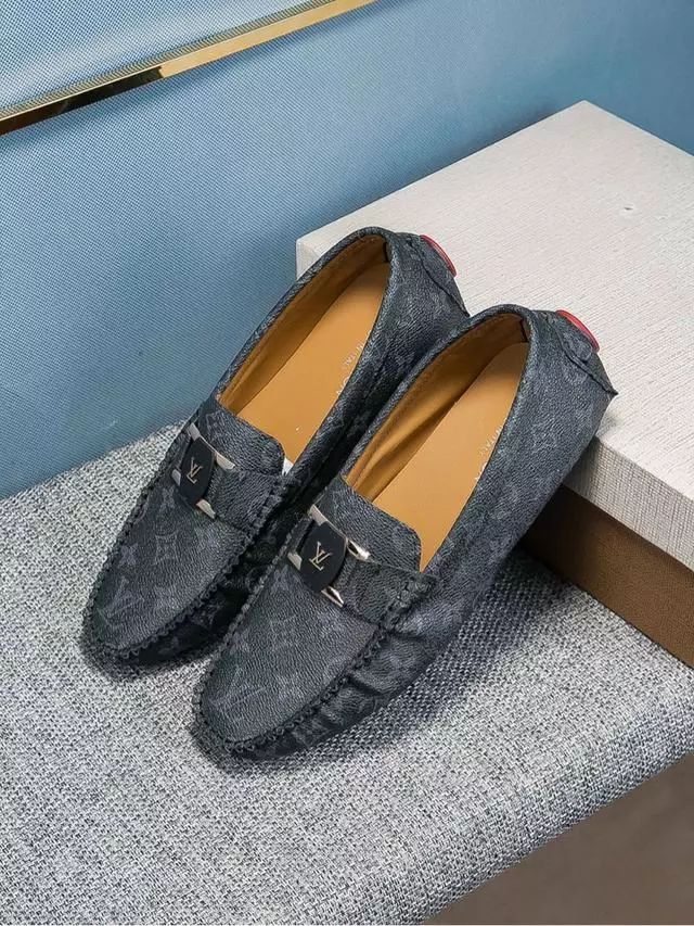 LV最新男鞋，時(shí)尚之選，情感之絆
