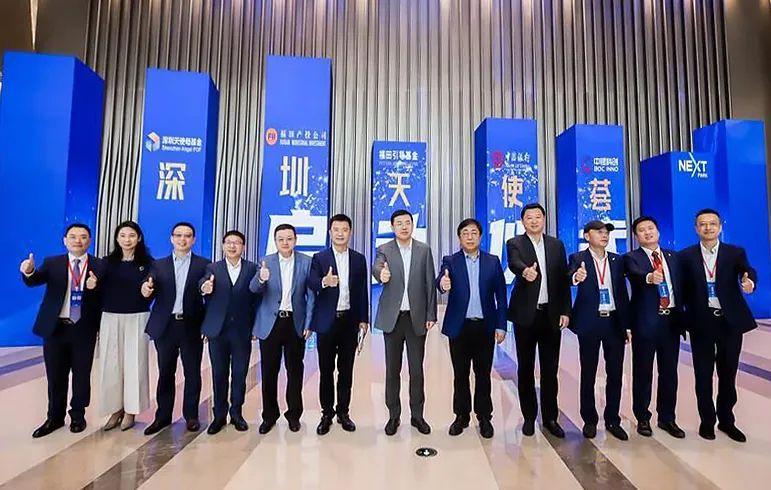 探索小巷獨(dú)特風(fēng)情小店，最新租房信息一網(wǎng)打盡！