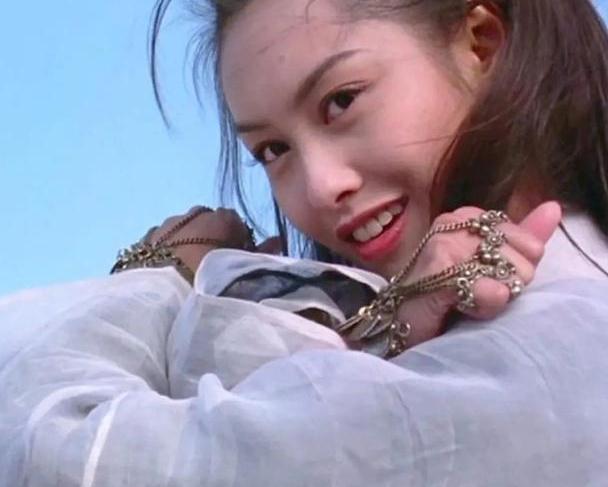 朱茵2025最新照片，公眾視角下的觀點碰撞與個人立場展現(xiàn)