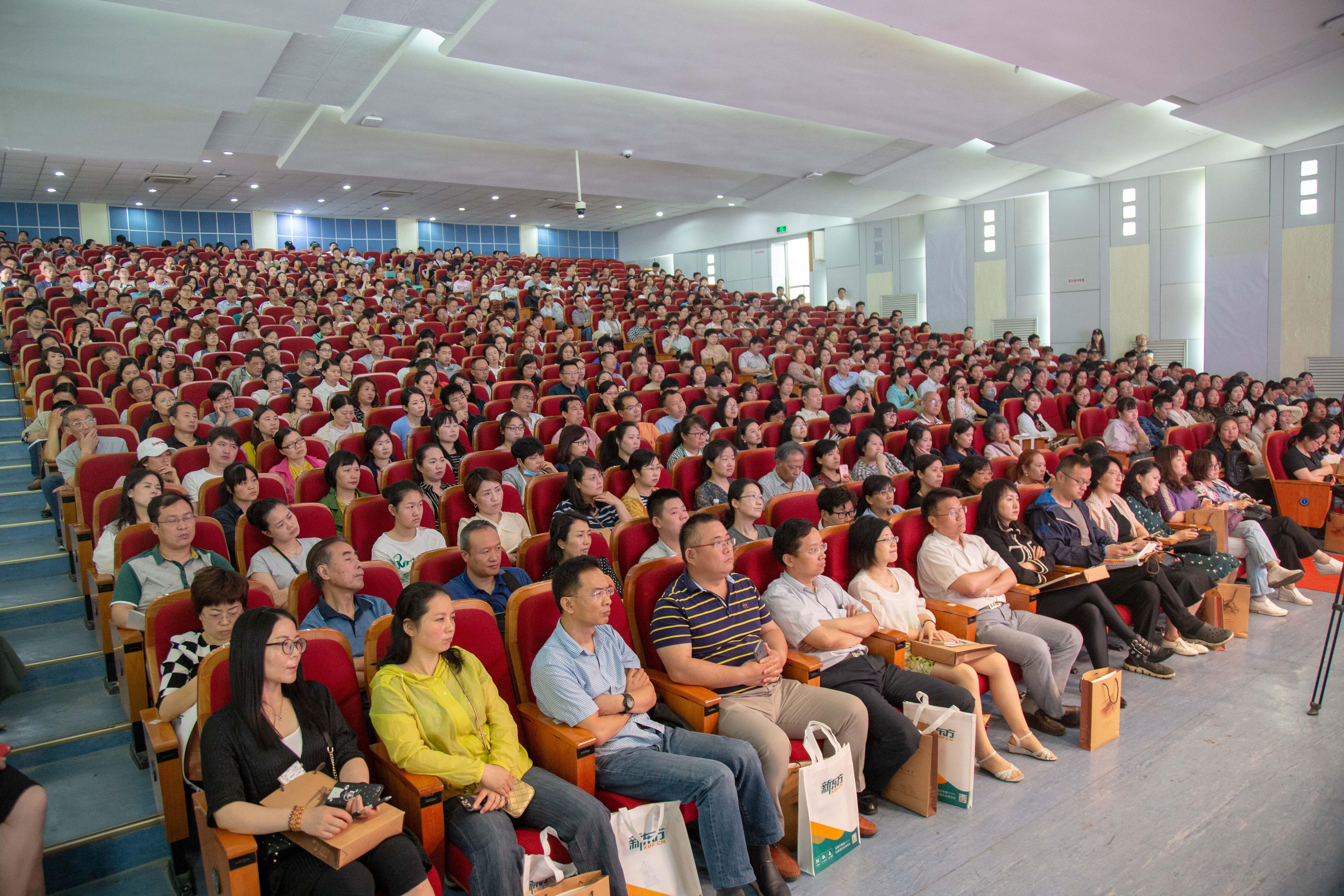 最新直播熱潮，變化中的學(xué)習(xí)，自信與成就的力量