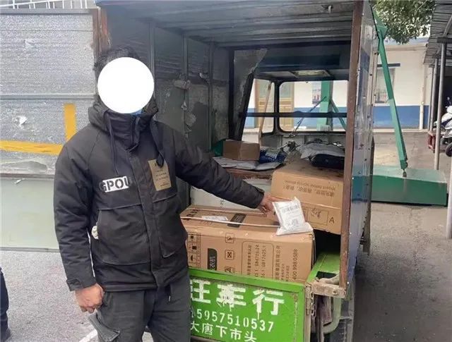 最新快遞員偷快遞現(xiàn)象，原因解析與應對策略